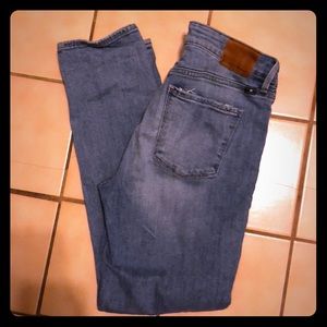 Lucky 🍀 Brand 👖 Frayed never worn. Excellent fit